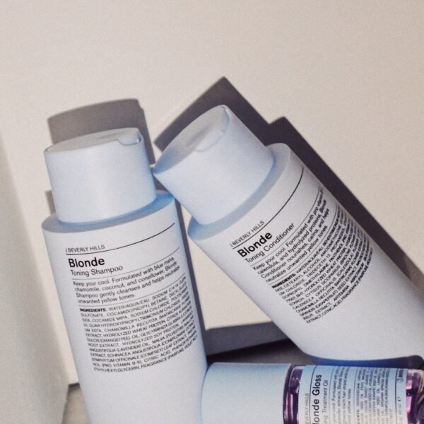 154.jpg BLONDE SHAMPOO